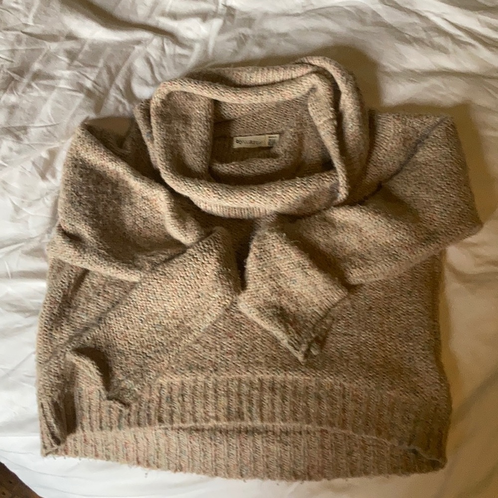 Cropped byCorpus Sweater